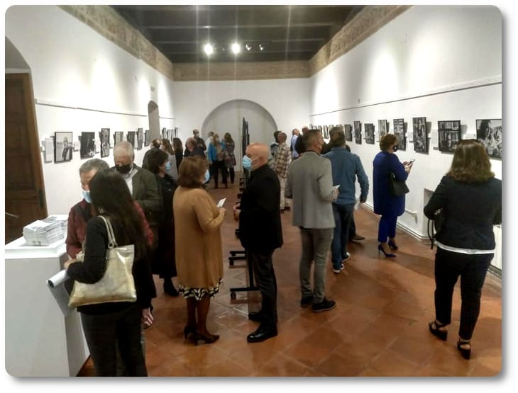 Muestra fotográfica 'Poetas con luz ambiente'